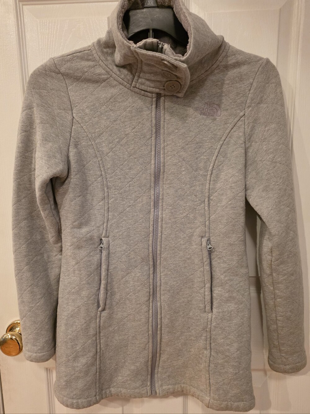 The North Face Women's Light Gray Quilted Fleece Utility Jacket